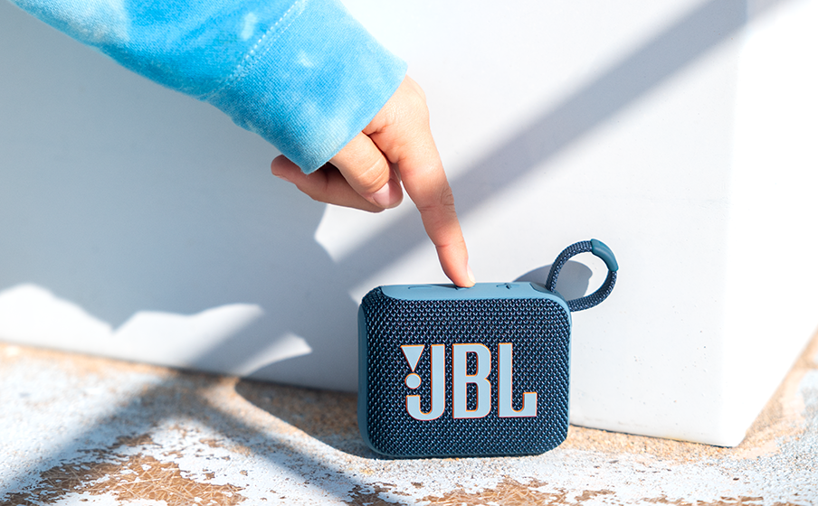 베이스가 더욱 효과적인 휴대가 편리한 JBL Pro 사운드